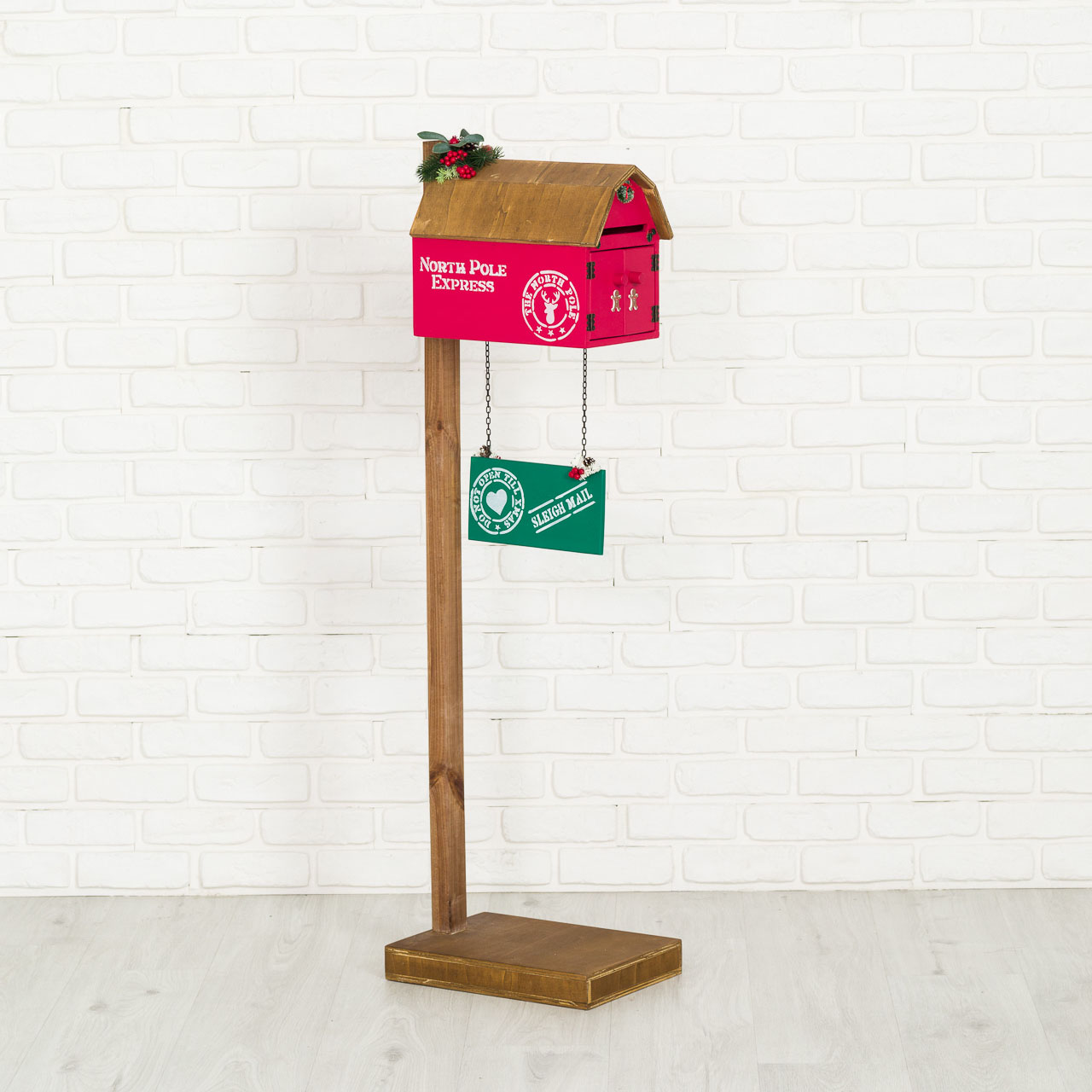 Barn style mailbox